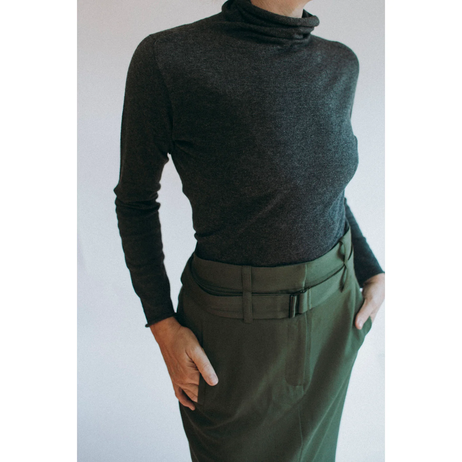 Evam Eva Cotton Cashmere Turtleneck in Charcoal - Image 8