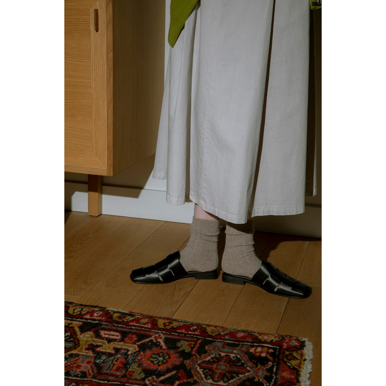 Hansel From Basel Italia Cashmere Cozy Rib Crew in Llama - Image 6