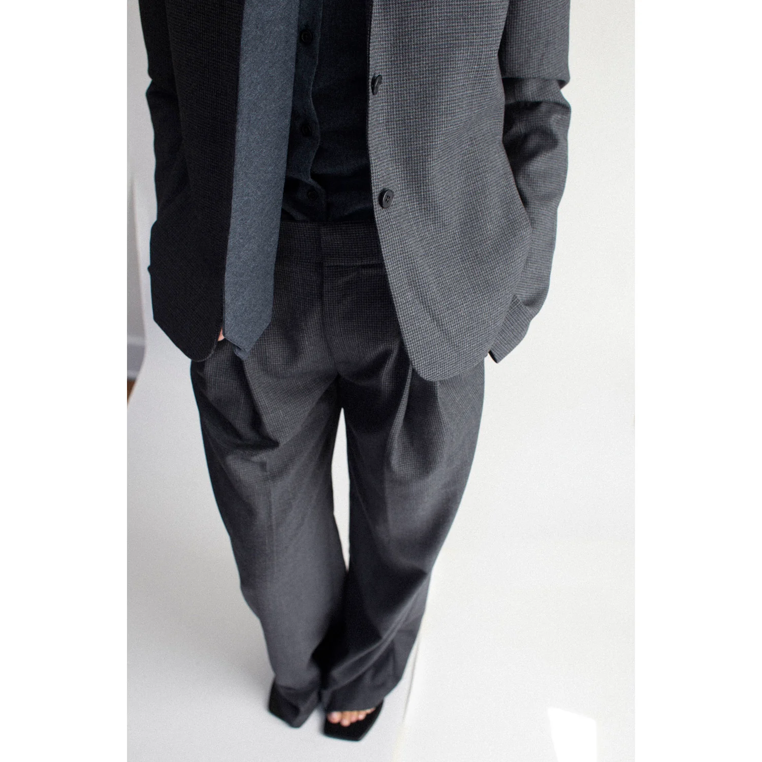 Kallmeyer Iman Shrunken Blazer in Navy Houndstooth - Image 9