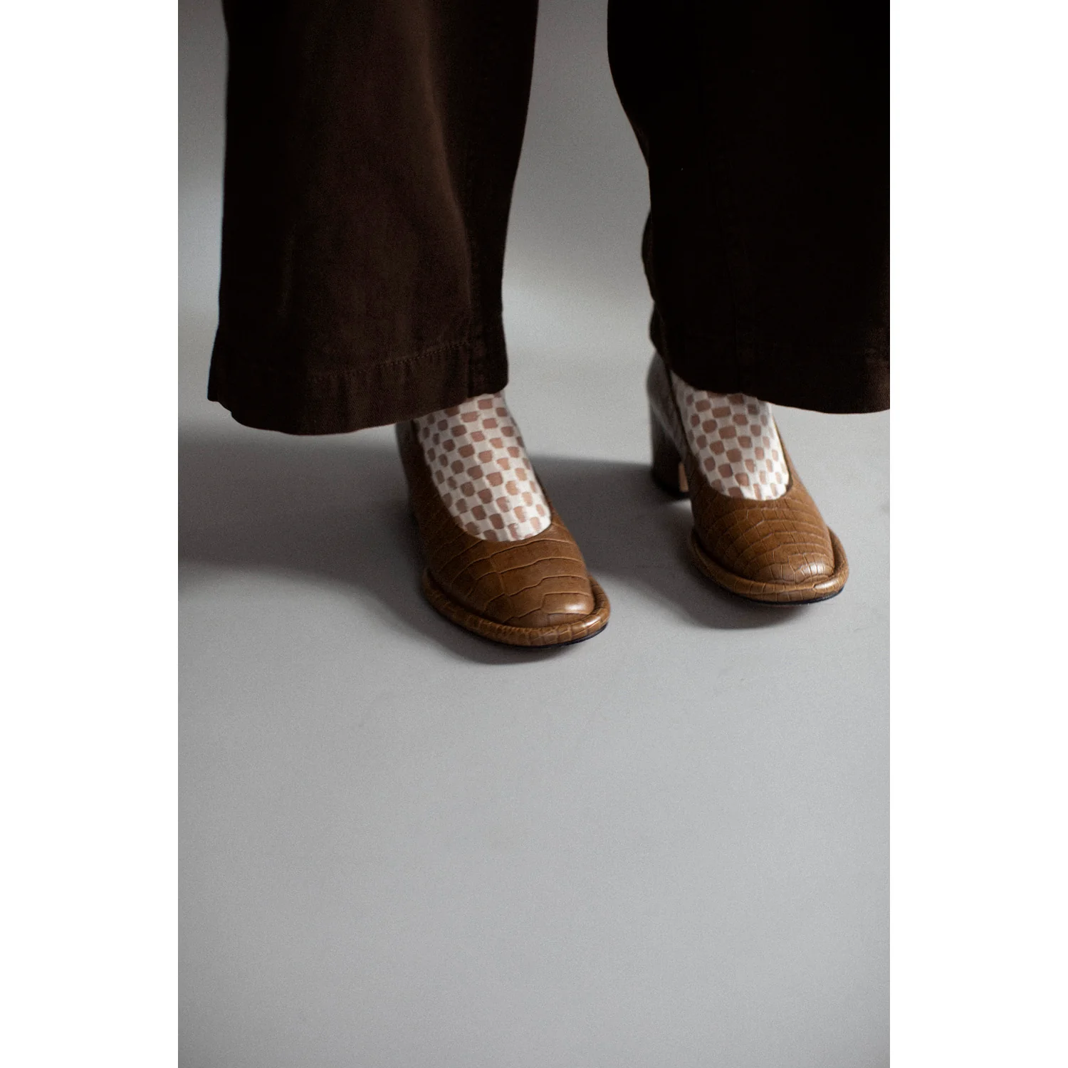 Lauren Manoogian Embossed Arch Pump in Tobacco - Image 10