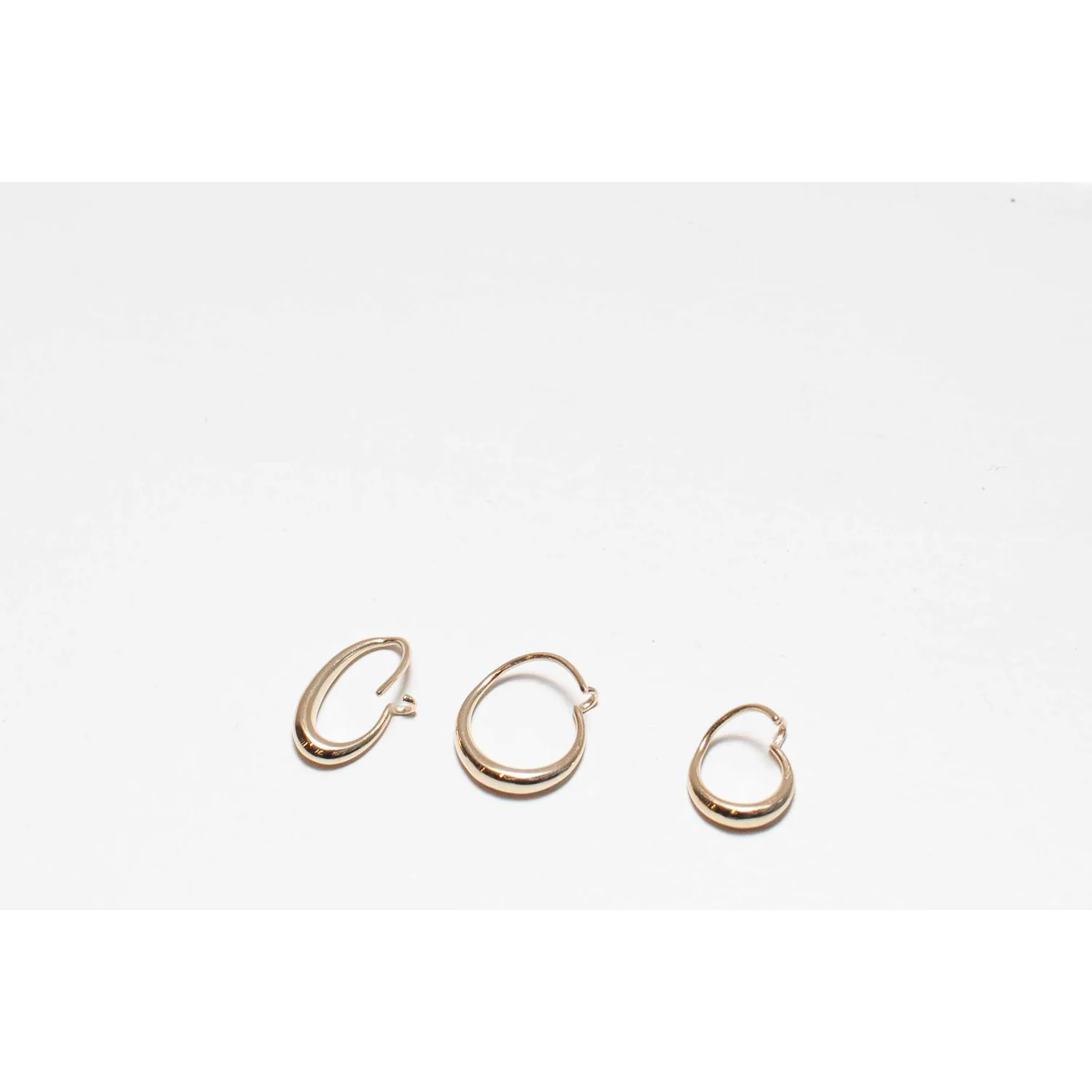Leigh Miller Small Round Sempre Hoop in 14K Yellow Gold - Image 3