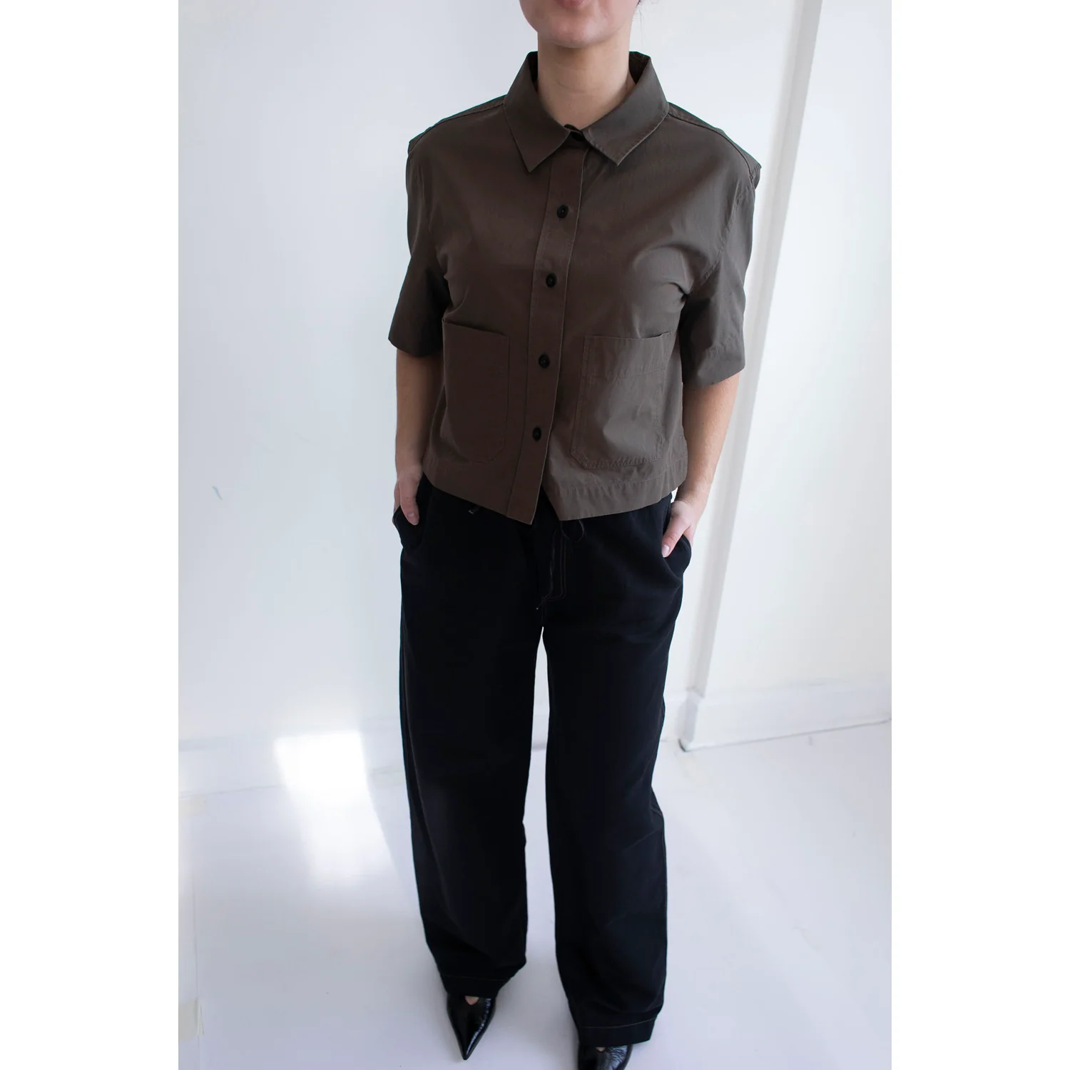 MHL. Cropped Uniform Shirt in Umber Sanded Cotton Poplin - Image 10
