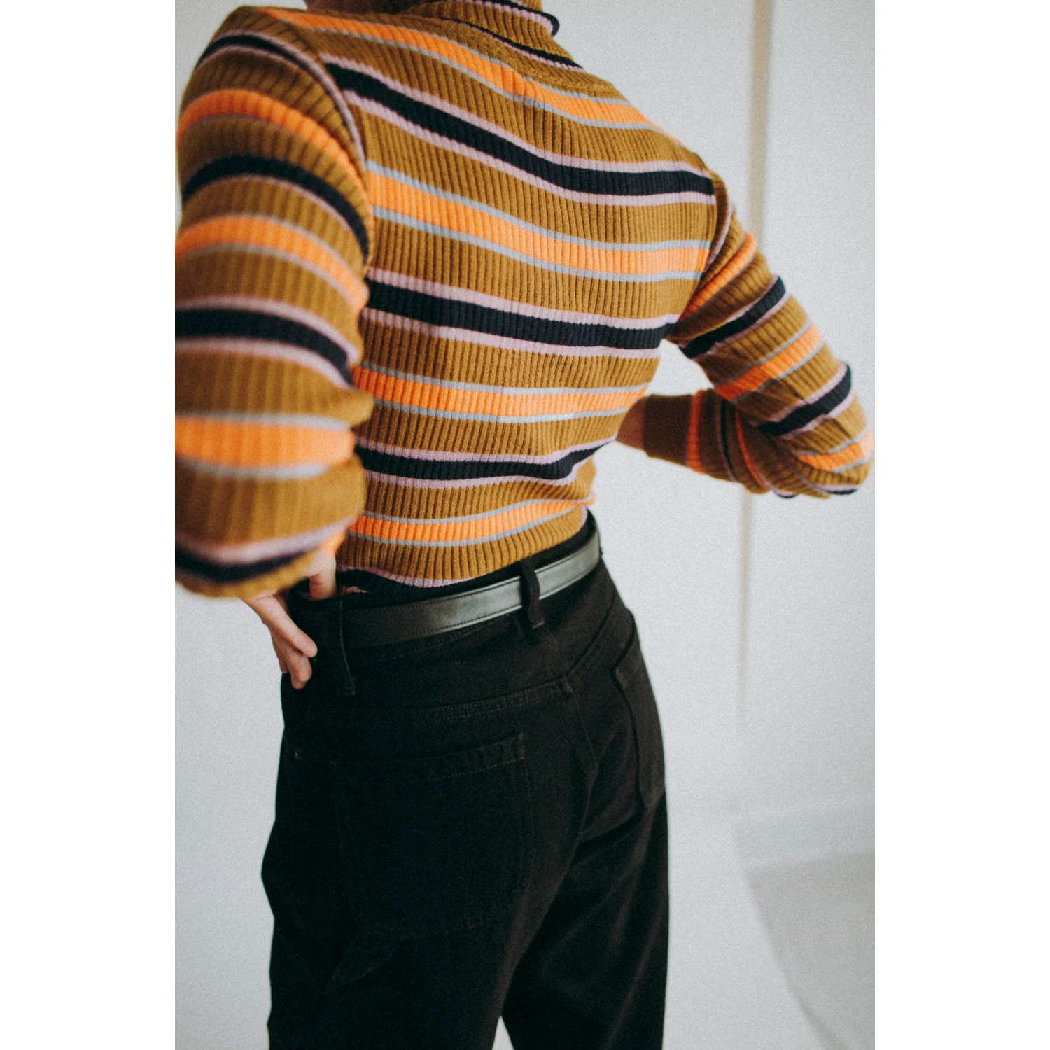 Nomia Drop Oversize Jeans in Black - Image 18