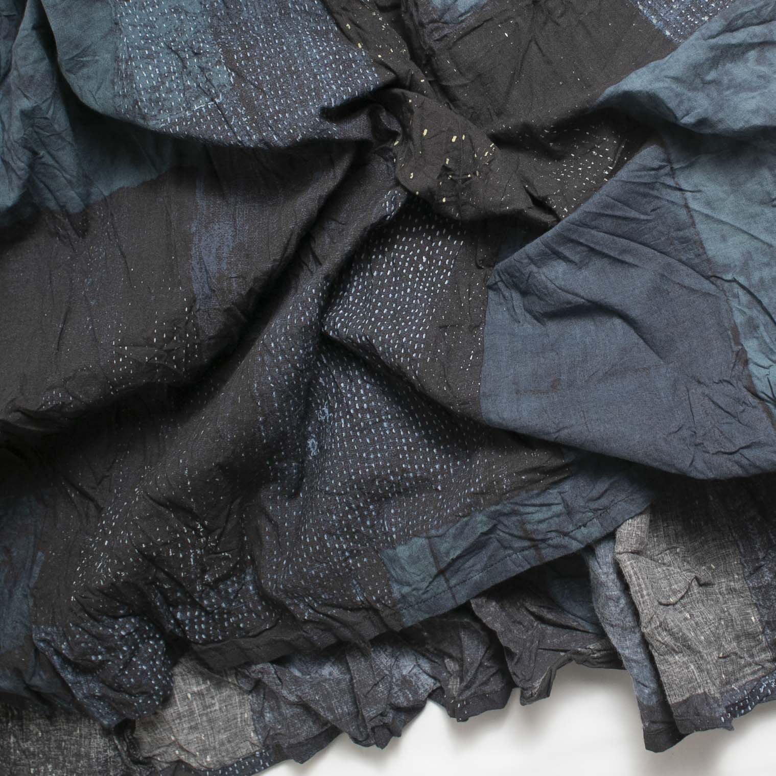 Pas de Calais Tsugihagi Print Skirt in Navy - Image 4